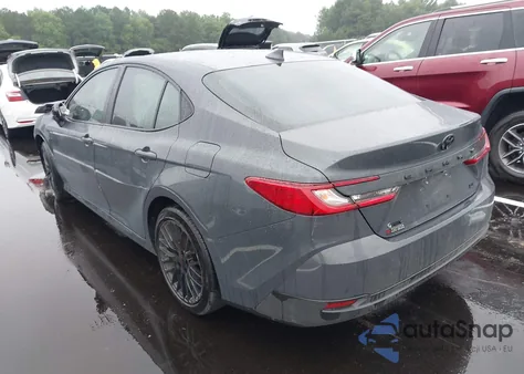 2025 Toyota Camry Le z USA, uszkodzony, nr VIN 4T1DAACK7SU085248